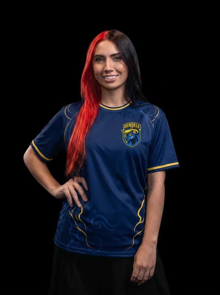 Vampira com a camisa oficial Dendele CS